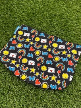 Discontinued Thirty-one - On Our Sleeves - Zipper Pouch